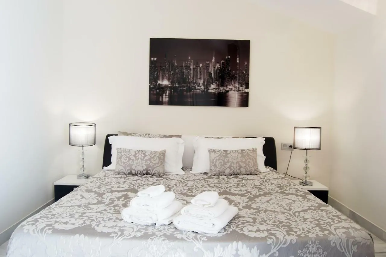Edificio Plaza Apartment Marbella